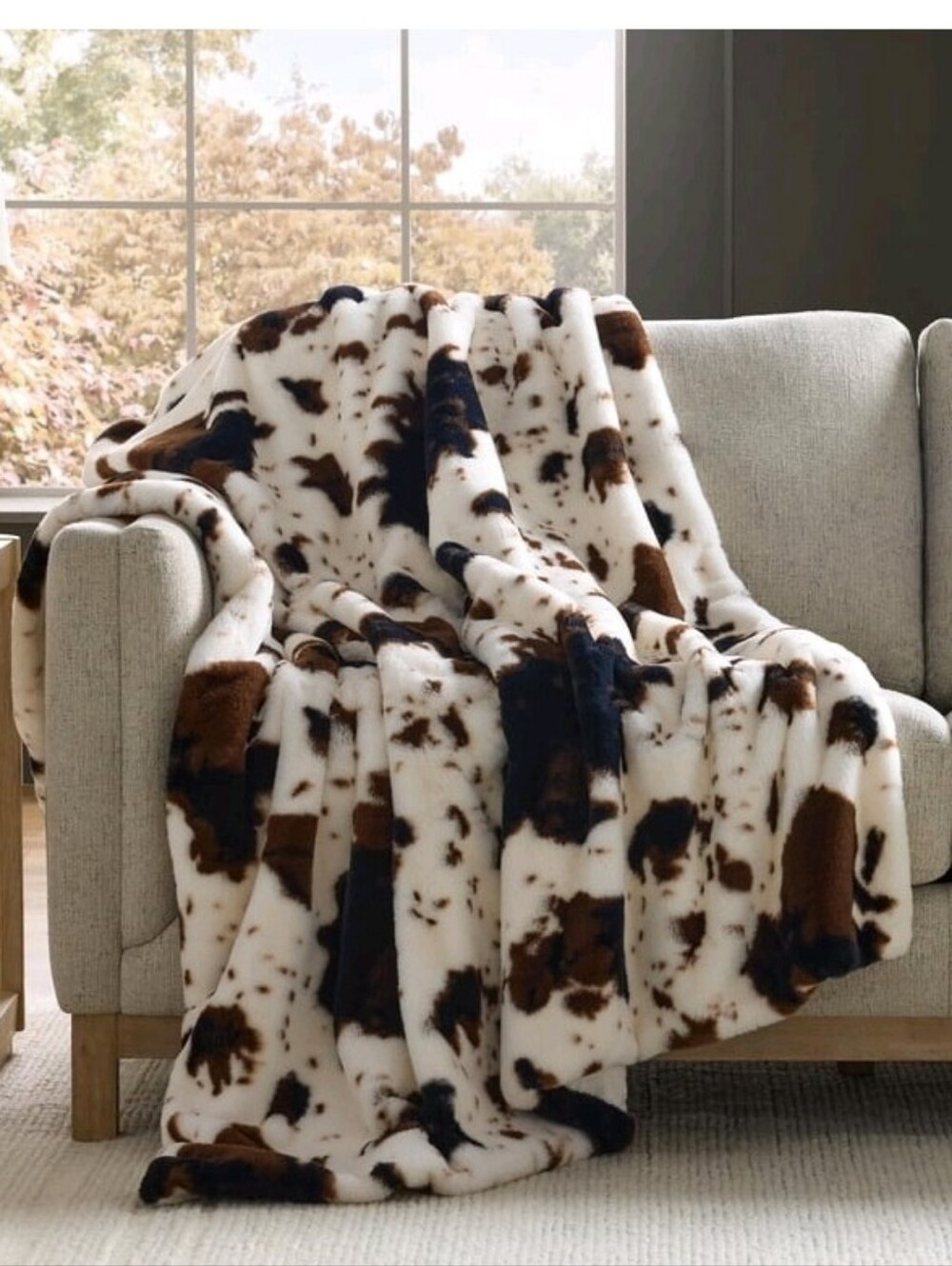 (6)Luxury Cozy Faux Fur Cowhide Throw Blanket -
